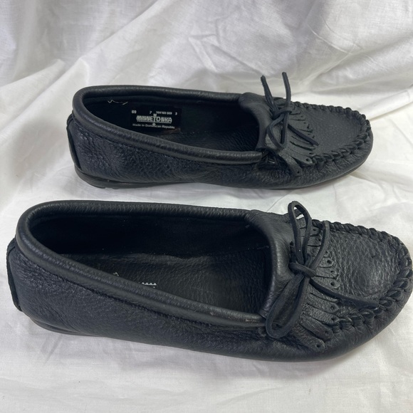 MINNETONKA | Black Moccasins, Leather - Picture 3 of 8